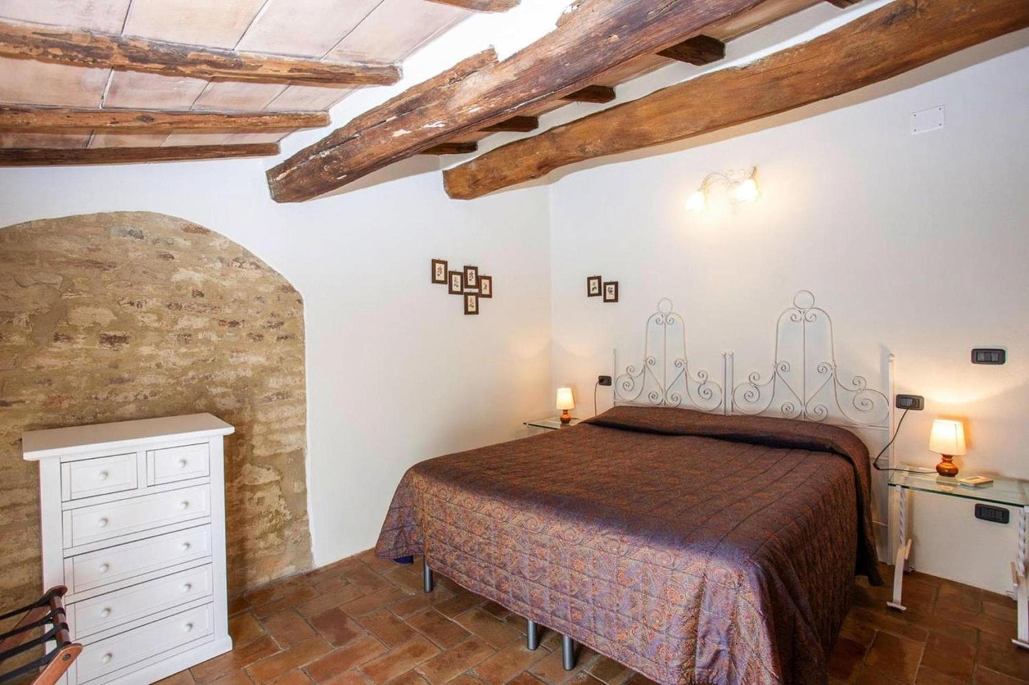 Fattoria Bio Pieve A Salti Montalcino Exterior photo